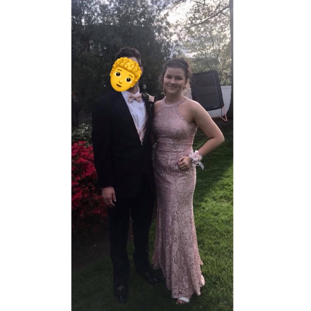 Women’s prom dress!!💃